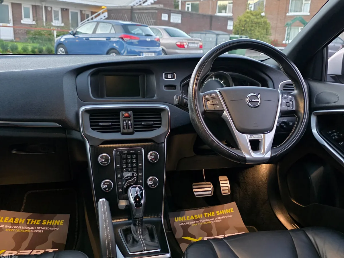 Volvo V40 Hatchback, Diesel, 2018, Grey