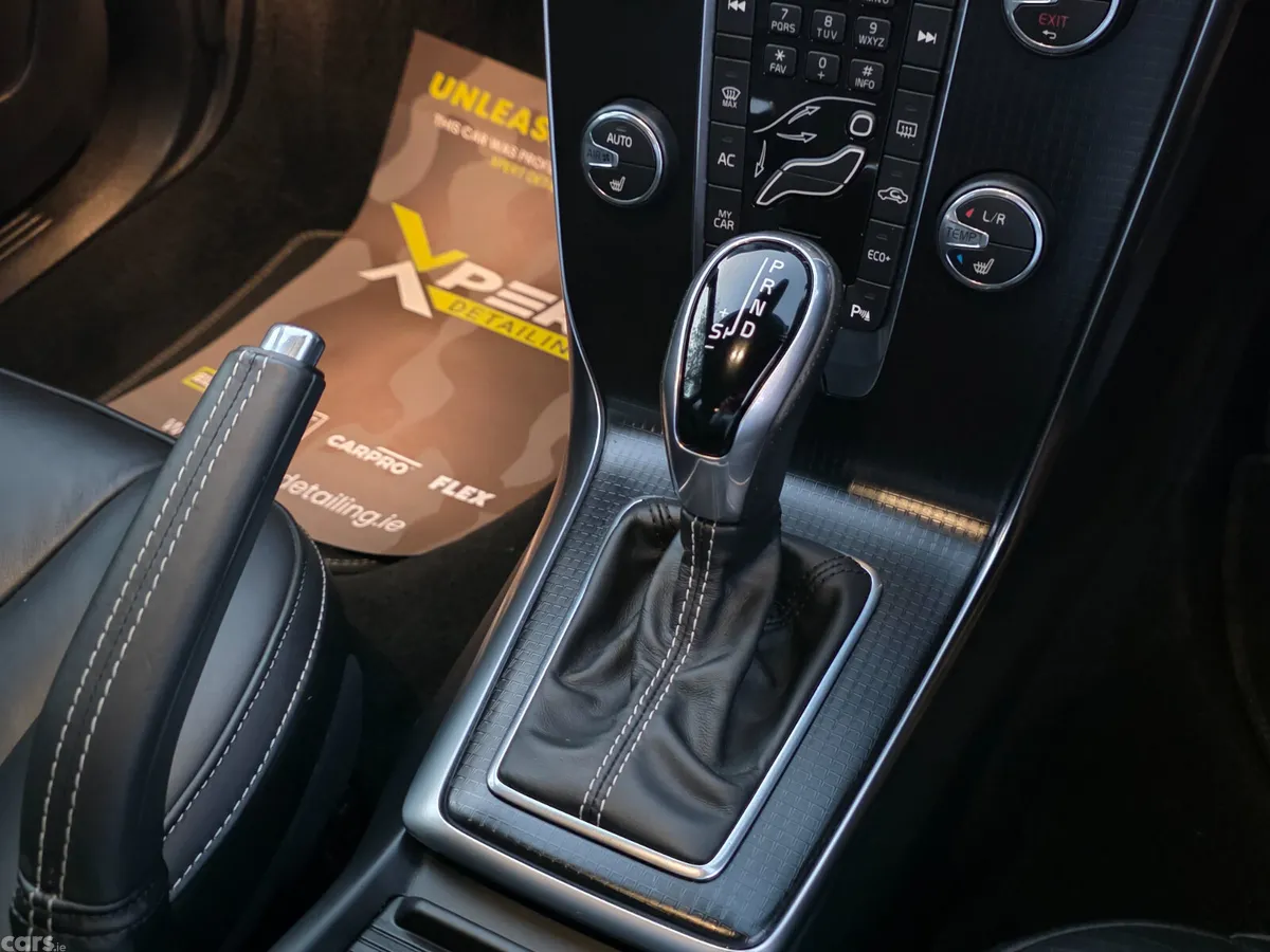Volvo V40 Hatchback, Diesel, 2018, Grey