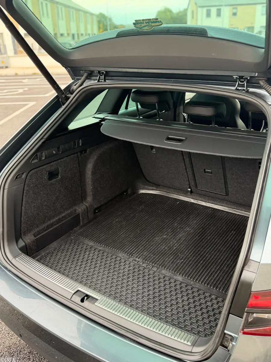 Skoda Superb Estate, Diesel, 2022, Grey