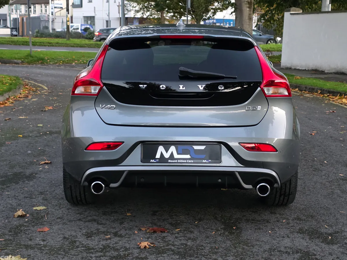 Volvo V40 Hatchback, Diesel, 2018, Grey