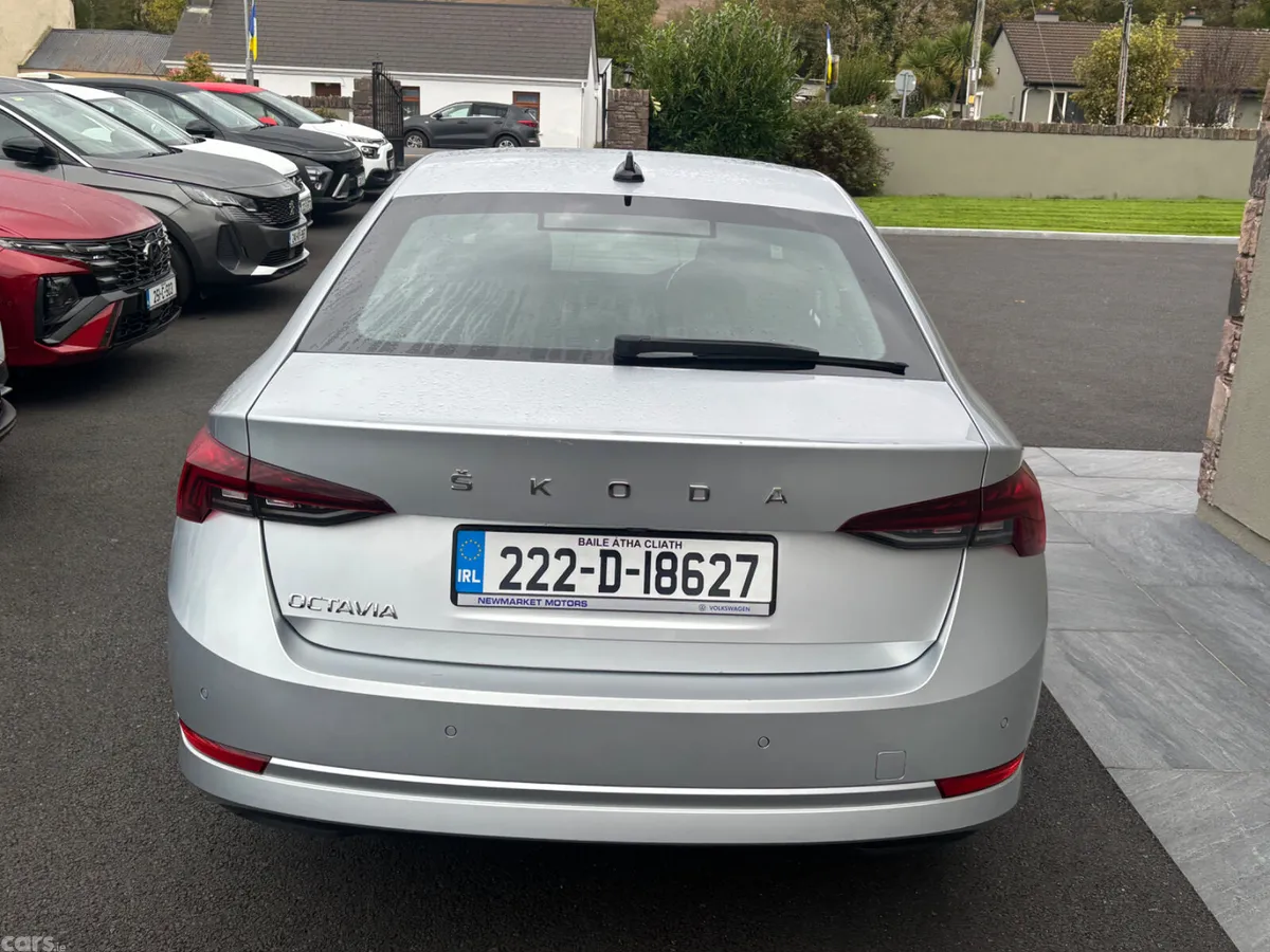 Skoda Octavia Hatchback, Diesel, 2022, Grey
