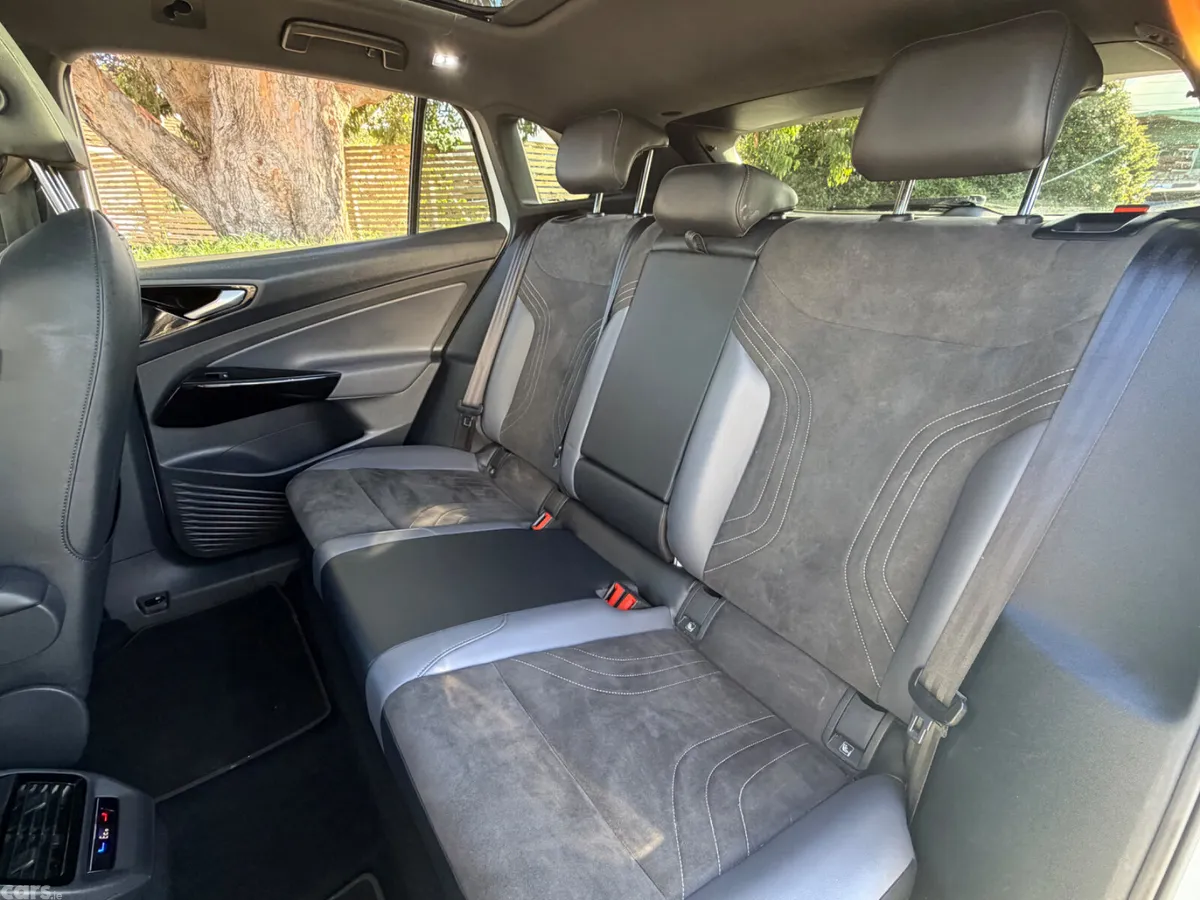Volkswagen ID.4 Estate, Electric, 2023, White