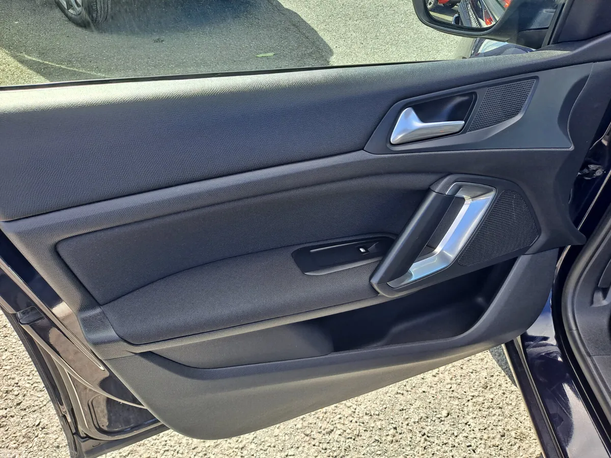 Peugeot 308 Hatchback, Diesel, 2018, Blue