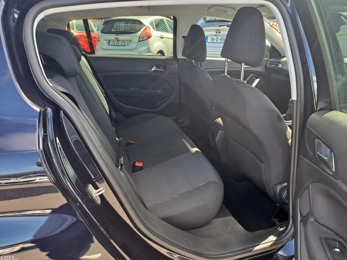 Peugeot 308 Hatchback, Diesel, 2018, Blue