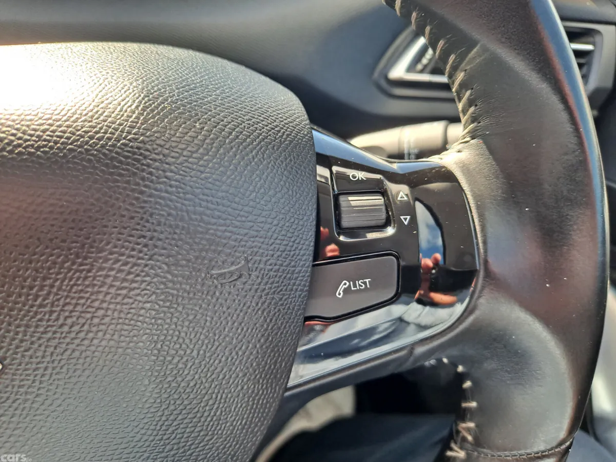 Peugeot 308 Hatchback, Diesel, 2018, Blue