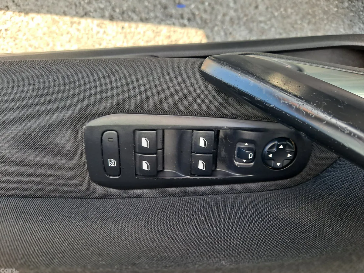 Peugeot 308 Hatchback, Diesel, 2018, Blue