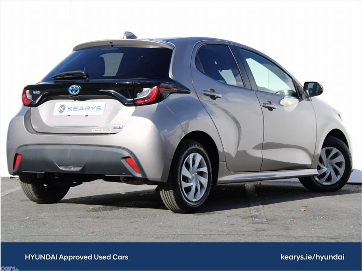 Toyota Yaris Hatchback, Petrol Hybrid, 2022, 