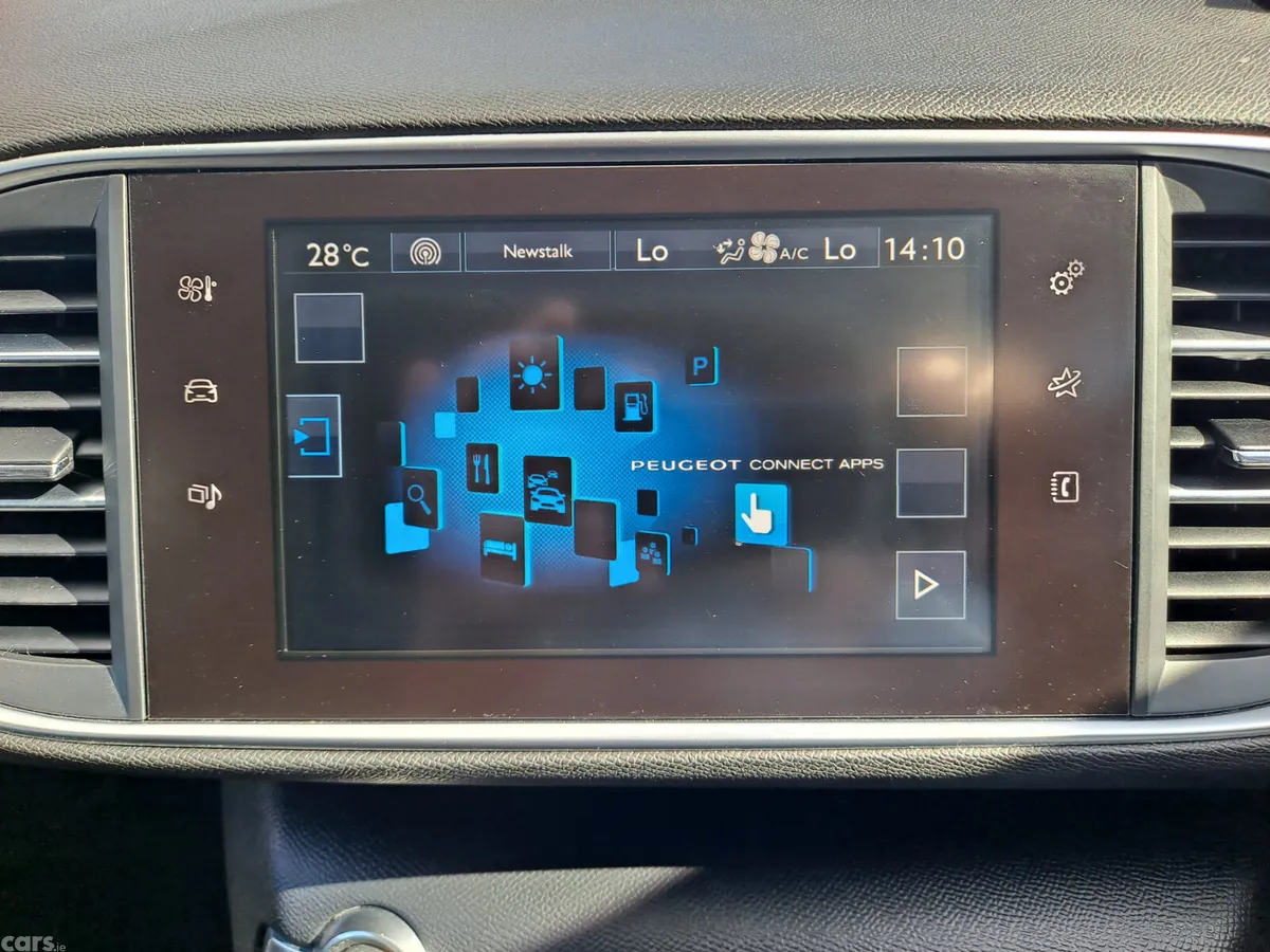 Peugeot 308 Hatchback, Diesel, 2018, Blue
