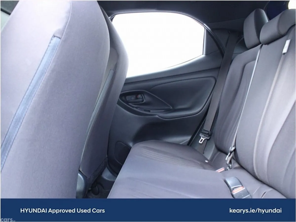 Toyota Yaris Hatchback, Petrol Hybrid, 2022, 