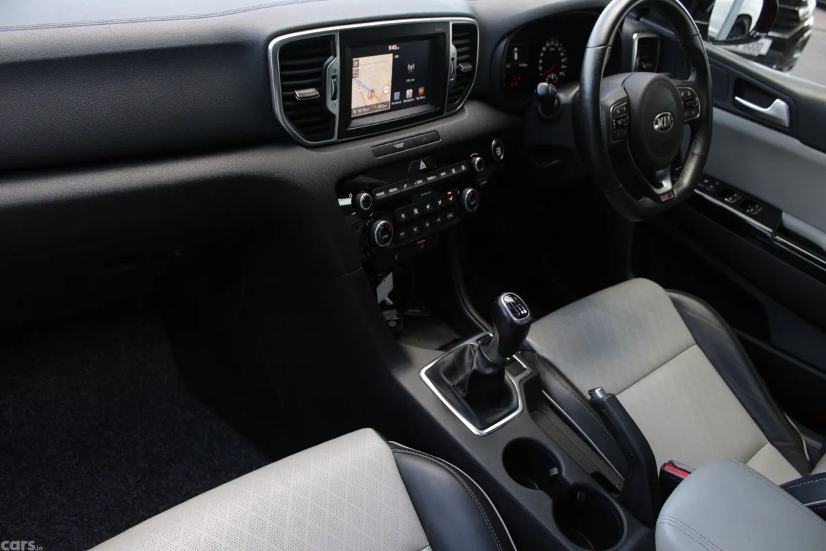 Kia Sportage SUV, Diesel, 2017, Red