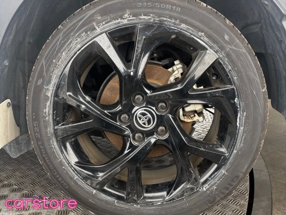 Toyota C-HR SUV, Petrol Hybrid, 2019, White