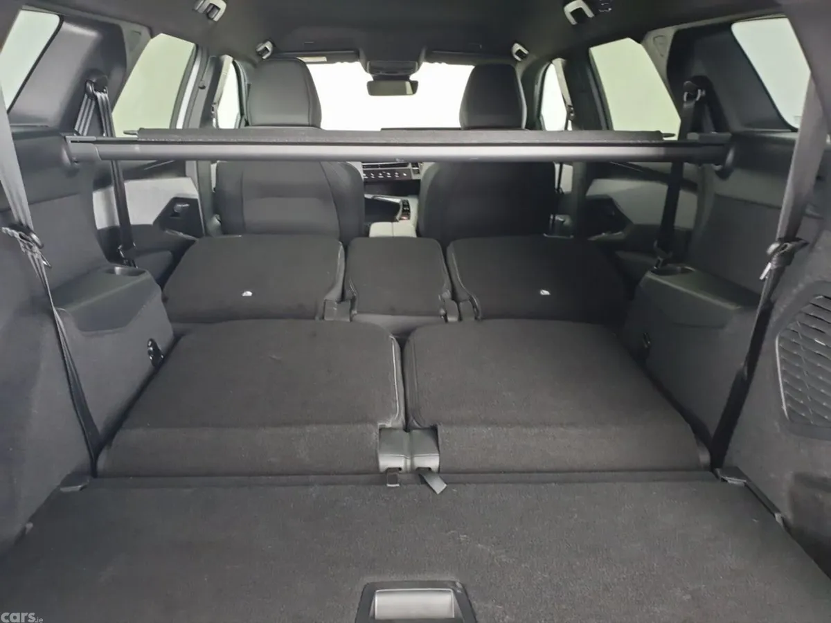 Peugeot 5008 SUV, Electric, 2025, Grey