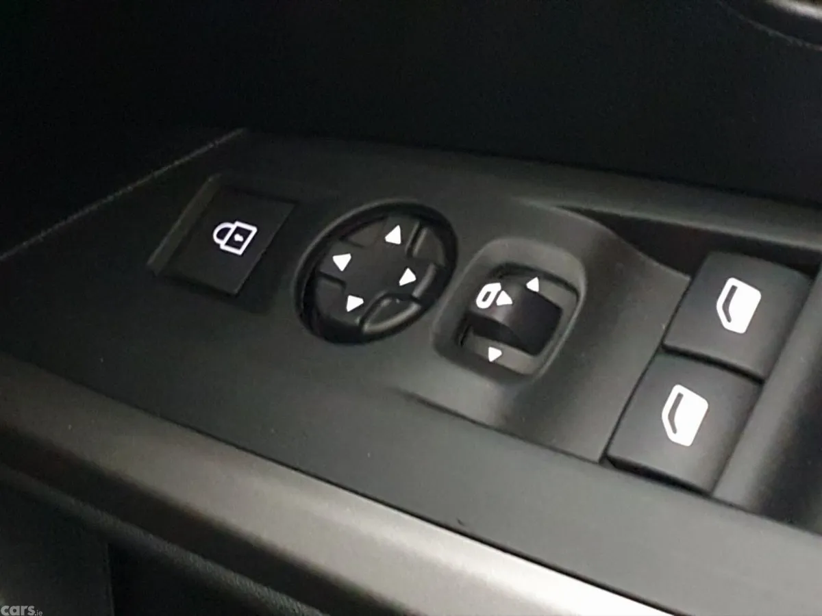 Peugeot 5008 SUV, Electric, 2025, Grey