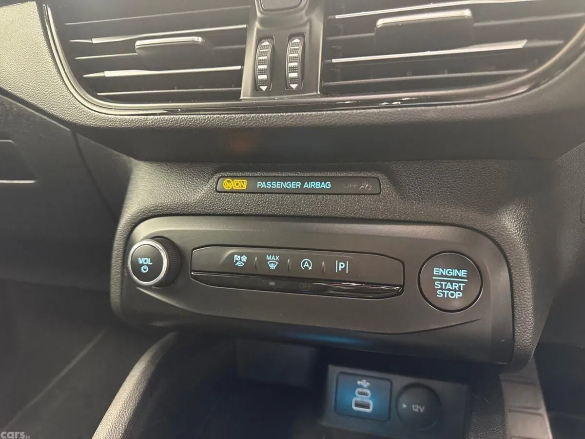 Ford Focus Hatchback, Diesel, 2025, Grey