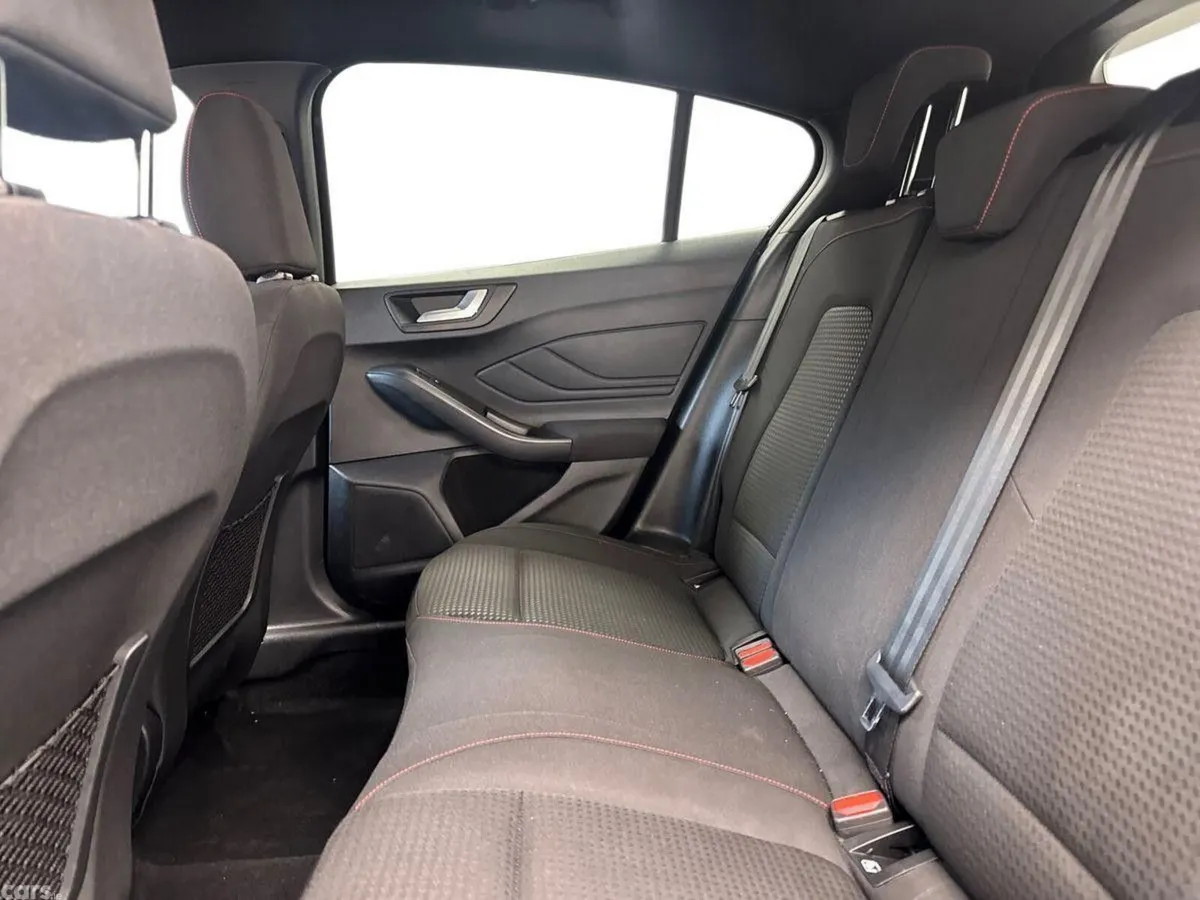 Ford Focus Hatchback, Diesel, 2025, Grey