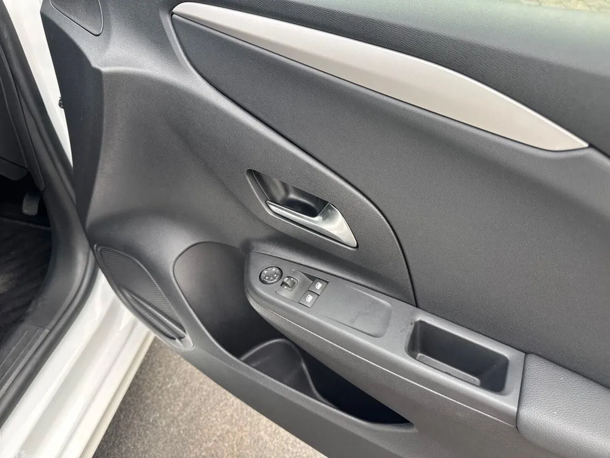 Opel Corsa Hatchback, Petrol, 2023, White