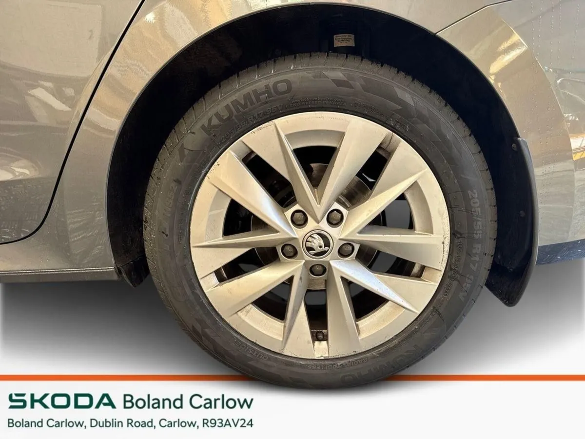 Skoda Octavia Estate, Petrol, 2024, Grey