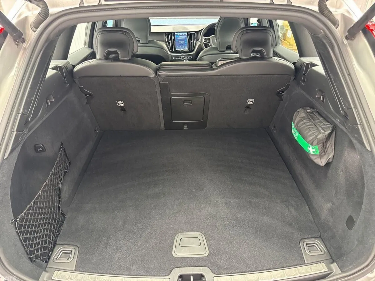 Volvo XC60 SUV, Petrol Plug-in Hybrid, 2024, Grey