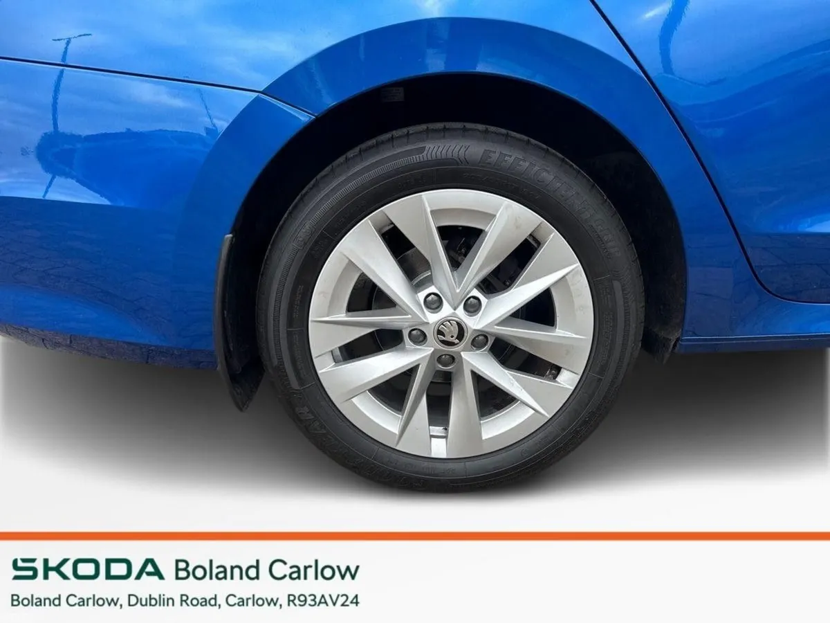 Skoda Octavia Saloon, Petrol, 2023, Blue