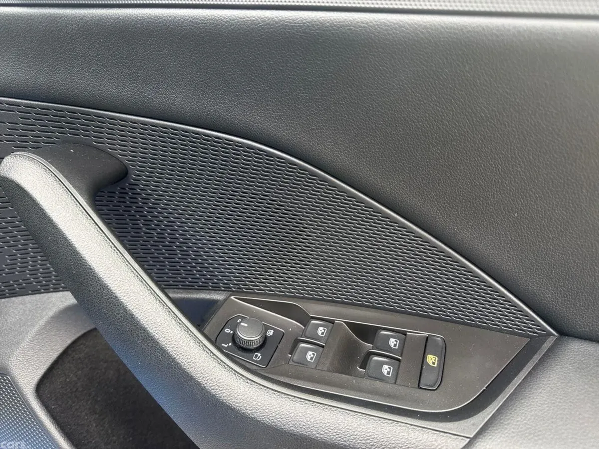 Skoda Octavia Saloon, Petrol, 2023, Blue