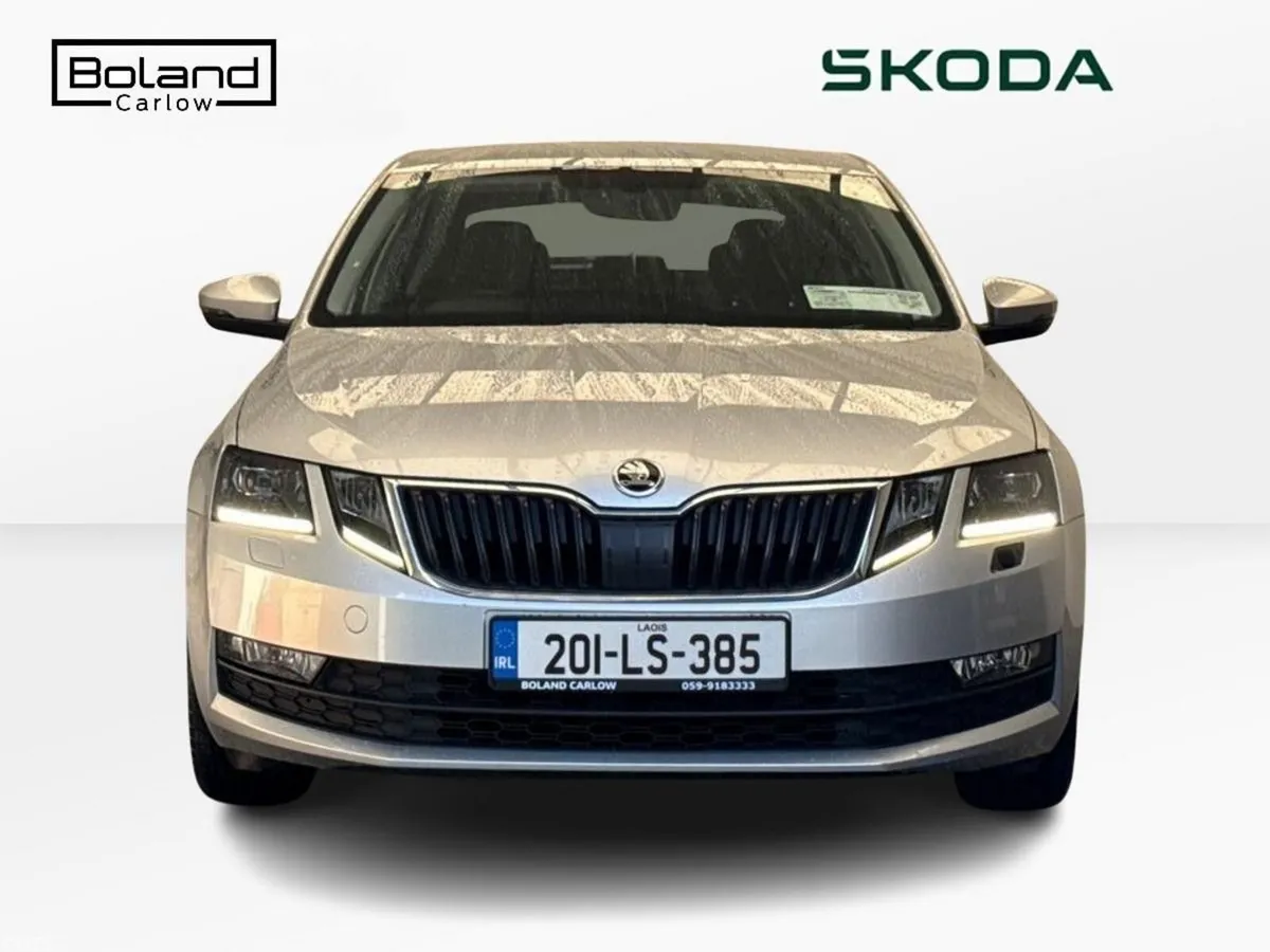 Skoda Octavia Saloon, Petrol, 2020, Grey