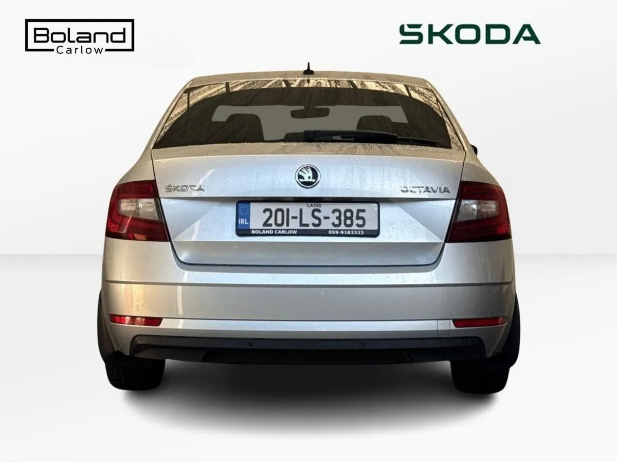 Skoda Octavia Saloon, Petrol, 2020, Grey