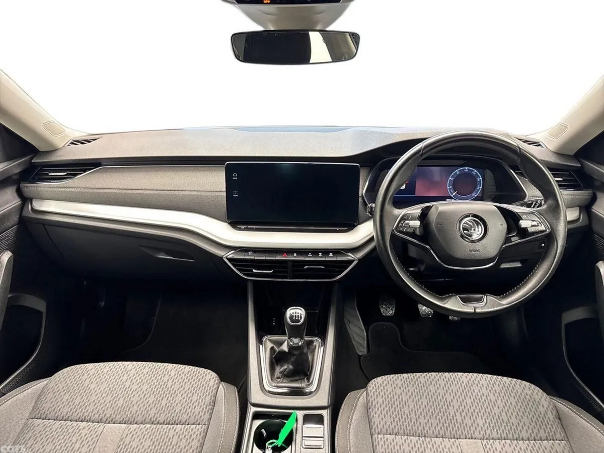 Skoda Octavia Saloon, Petrol, 2022, Grey