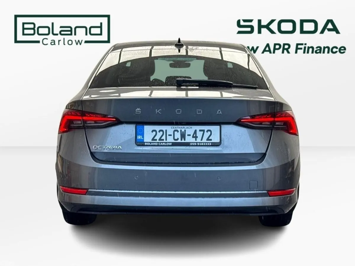 Skoda Octavia Saloon, Petrol, 2022, Grey