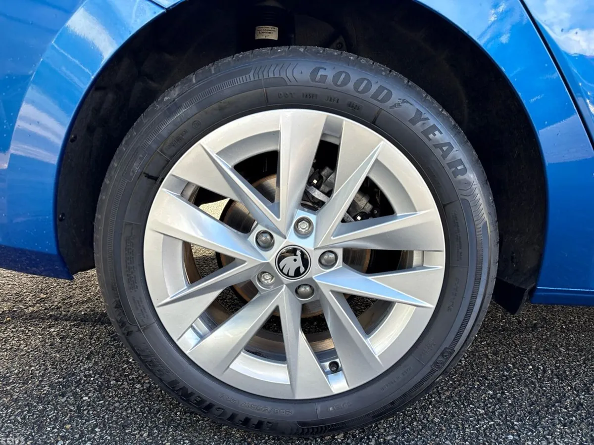 Skoda Octavia Saloon, Diesel, 2026, Blue