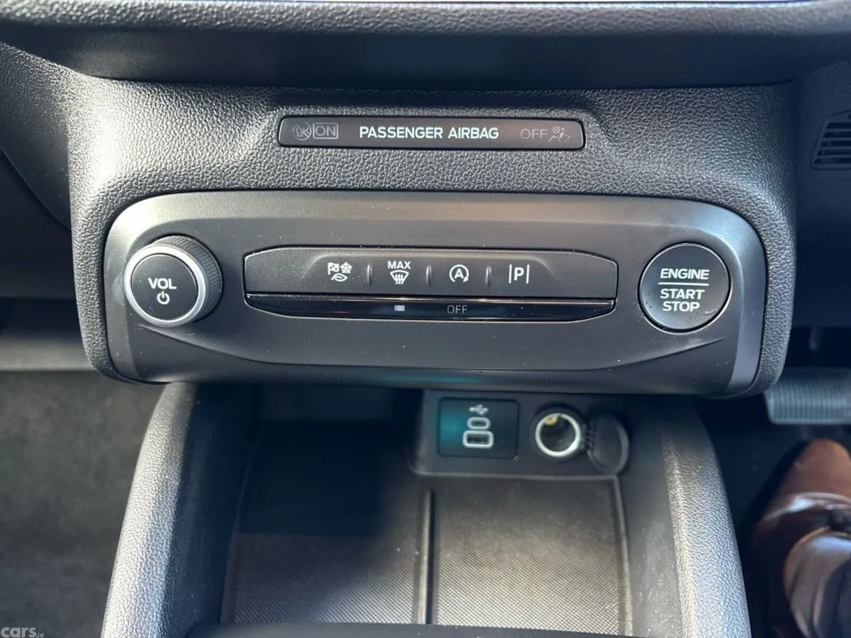 Ford Focus Hatchback, Diesel, 2023, Black
