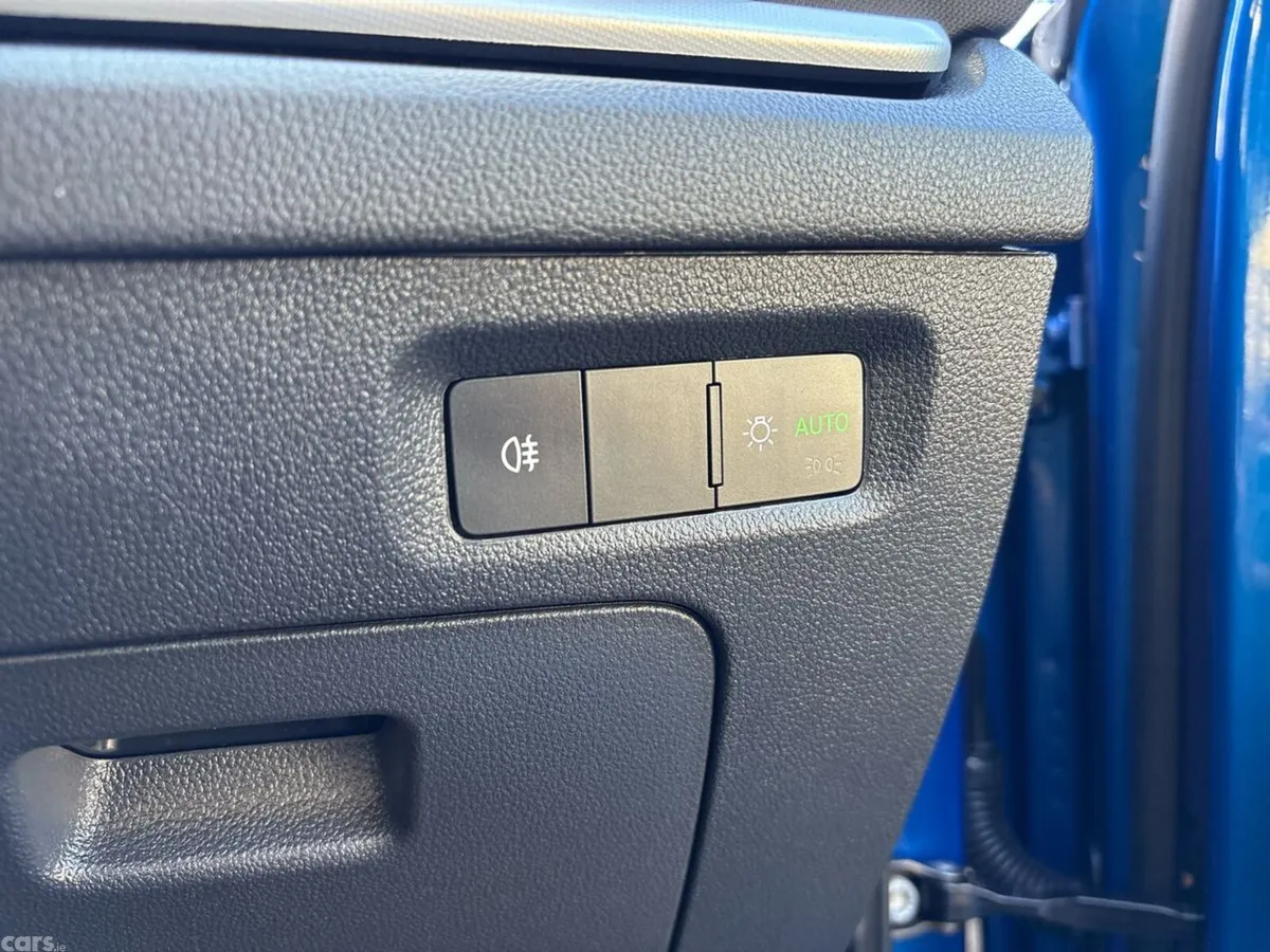 Skoda Octavia Saloon, Diesel, 2026, Blue