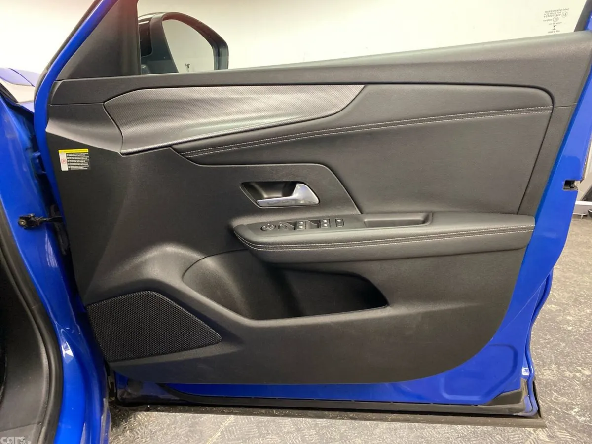Opel Mokka SUV, Petrol, 2023, Blue