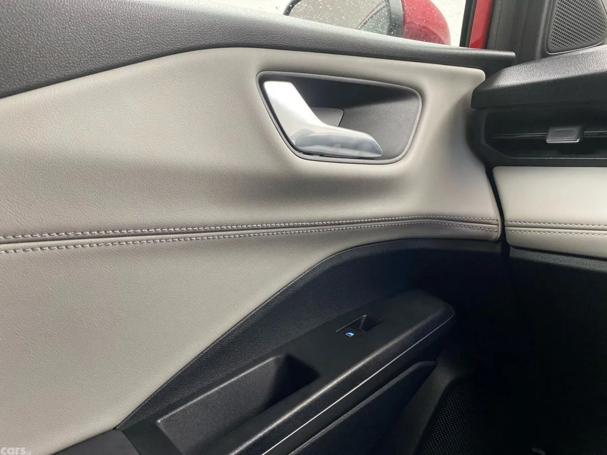 Ford Puma MPV, Electric, 2026, Red