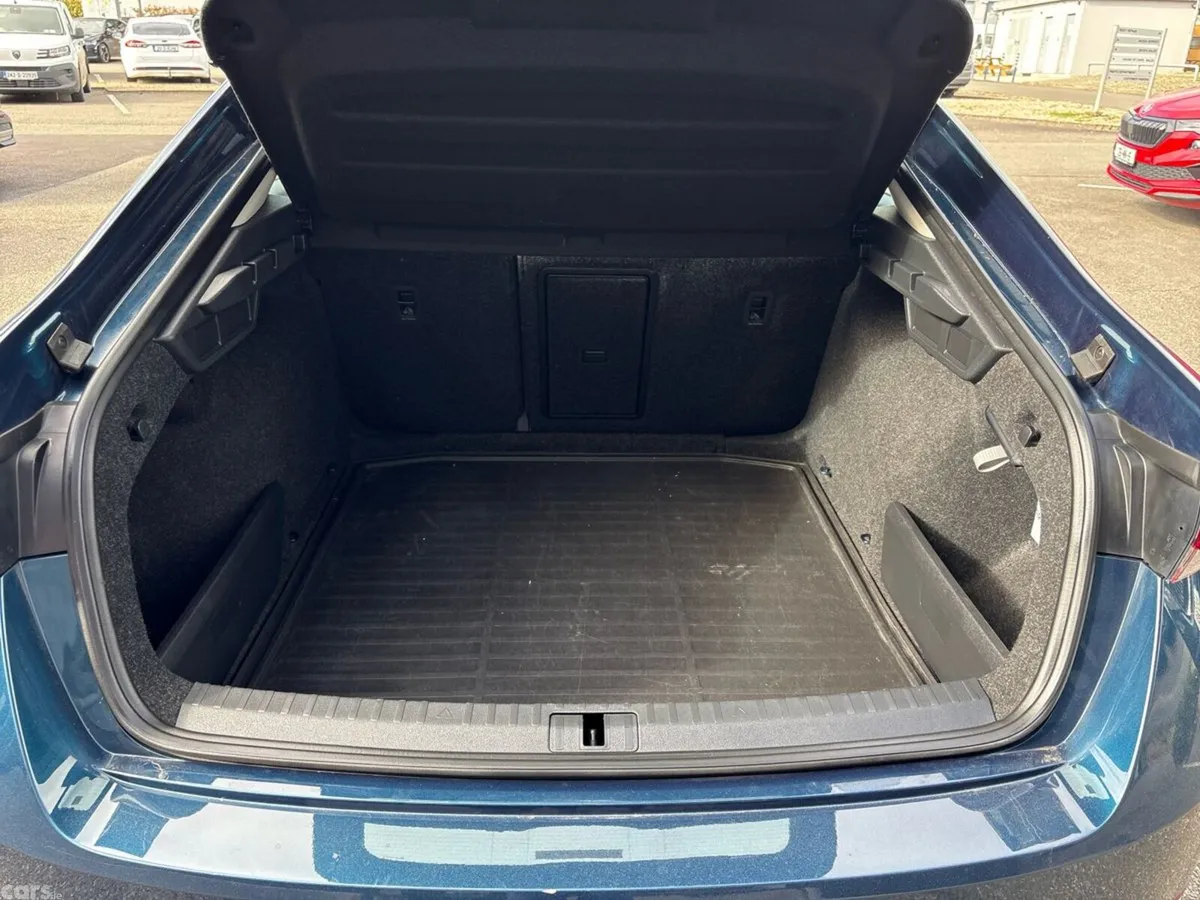 Skoda Octavia Saloon, Diesel, 2021, Blue