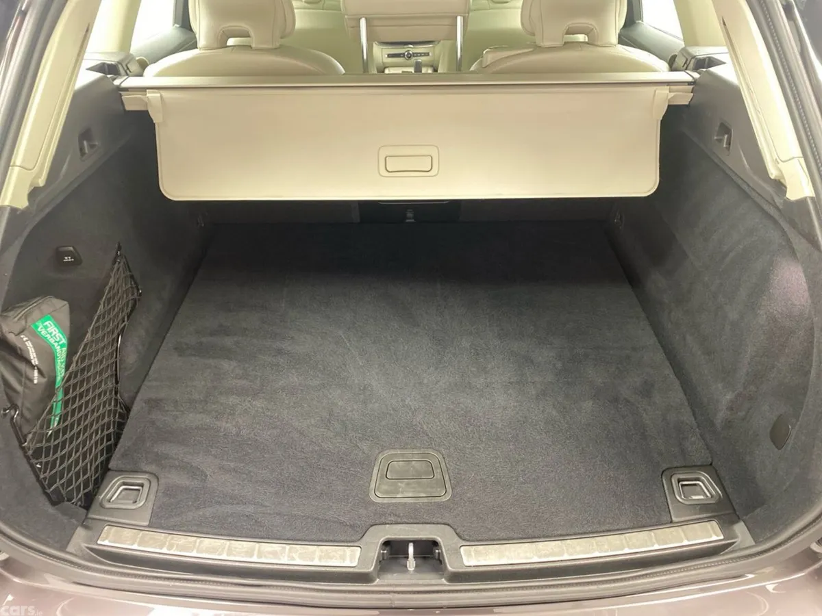 Volvo XC60 SUV, Petrol Plug-in Hybrid, 2024, Grey