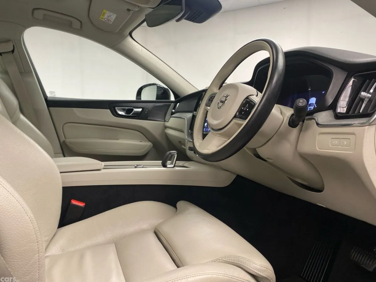 Volvo XC60 SUV, Petrol Plug-in Hybrid, 2024, Grey