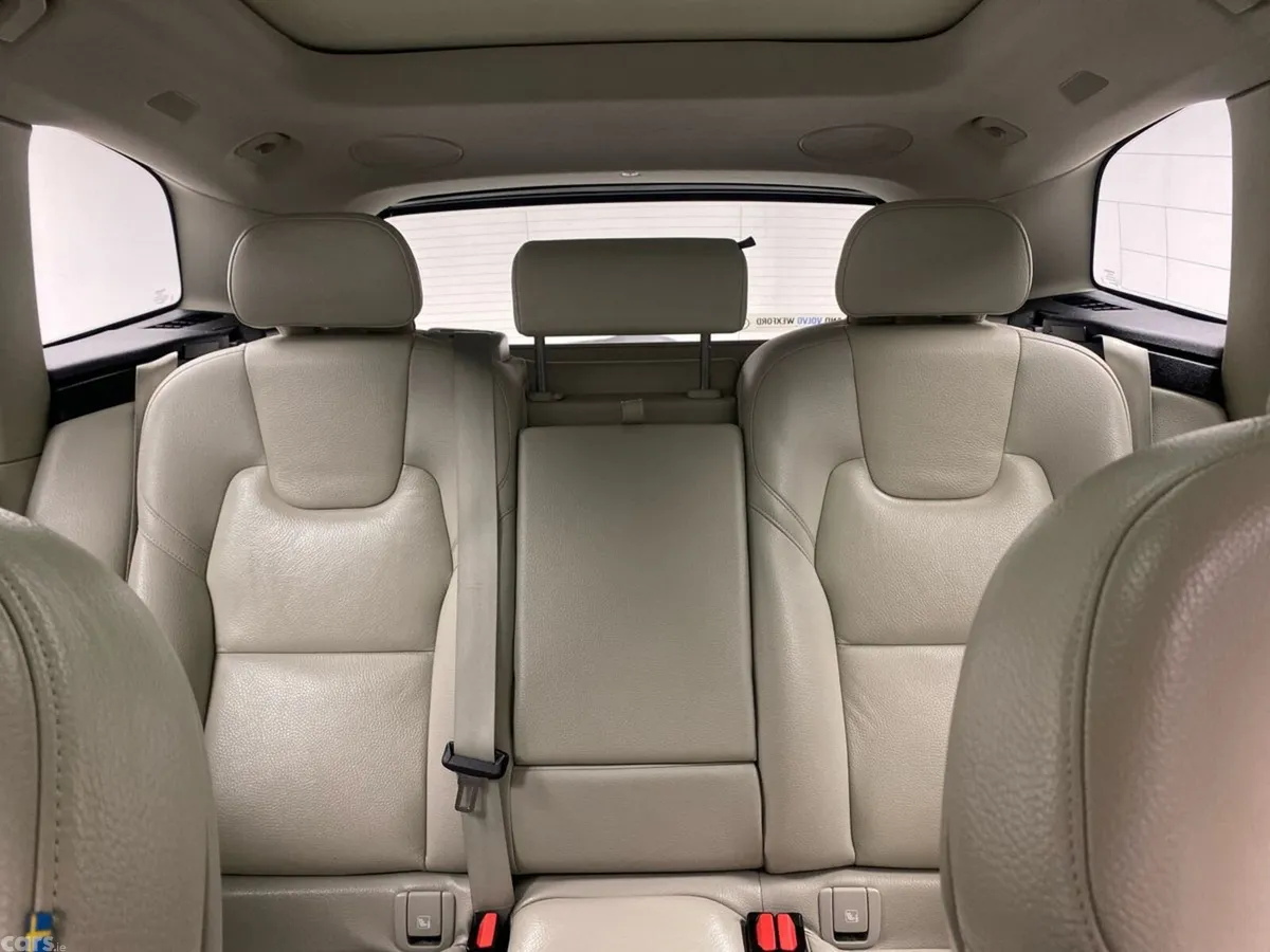 Volvo XC60 SUV, Petrol Plug-in Hybrid, 2024, Grey