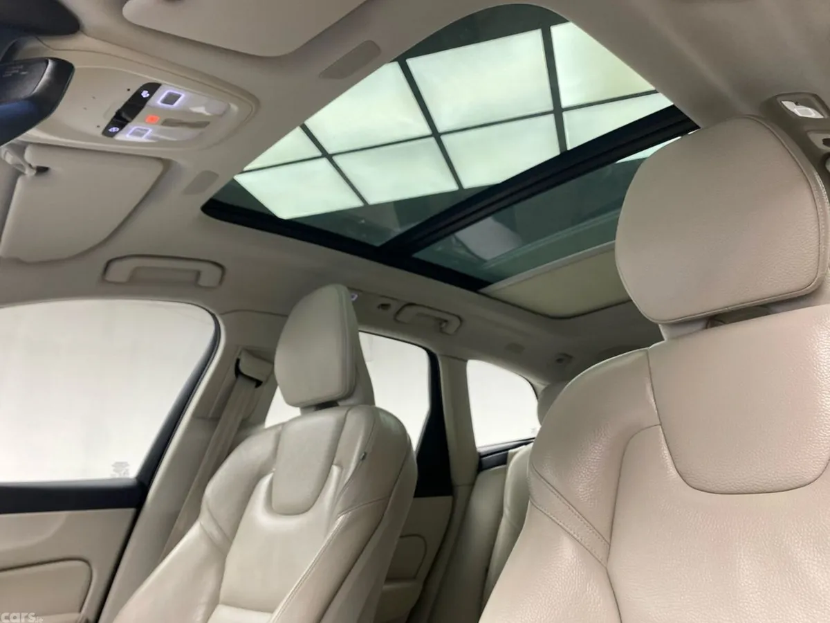 Volvo XC60 SUV, Petrol Plug-in Hybrid, 2024, Grey