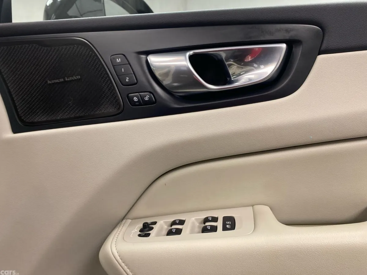 Volvo XC60 SUV, Petrol Plug-in Hybrid, 2024, Grey
