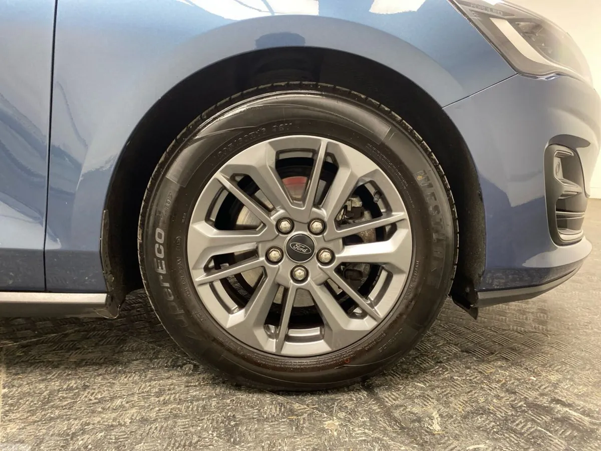Ford Focus Hatchback, Diesel, 2023, Blue