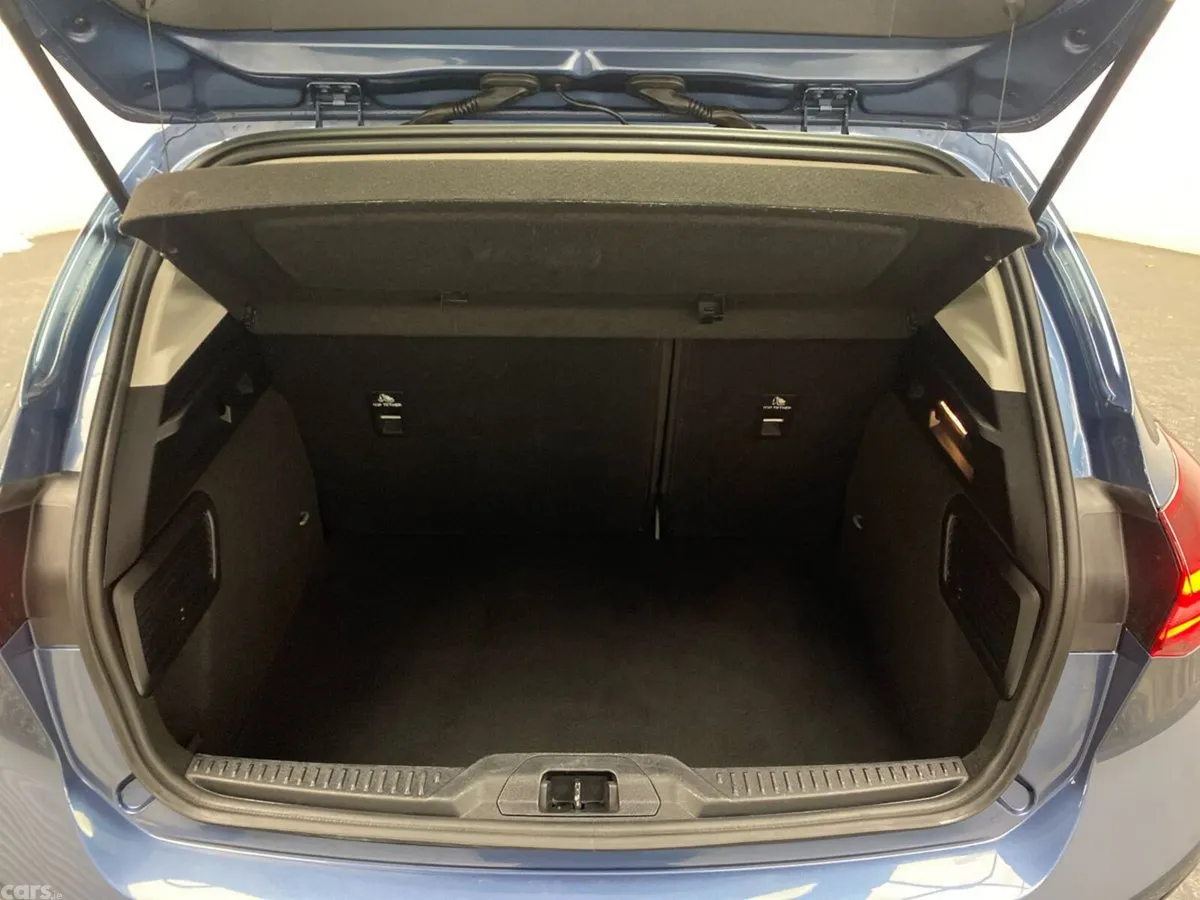 Ford Focus Hatchback, Diesel, 2023, Blue
