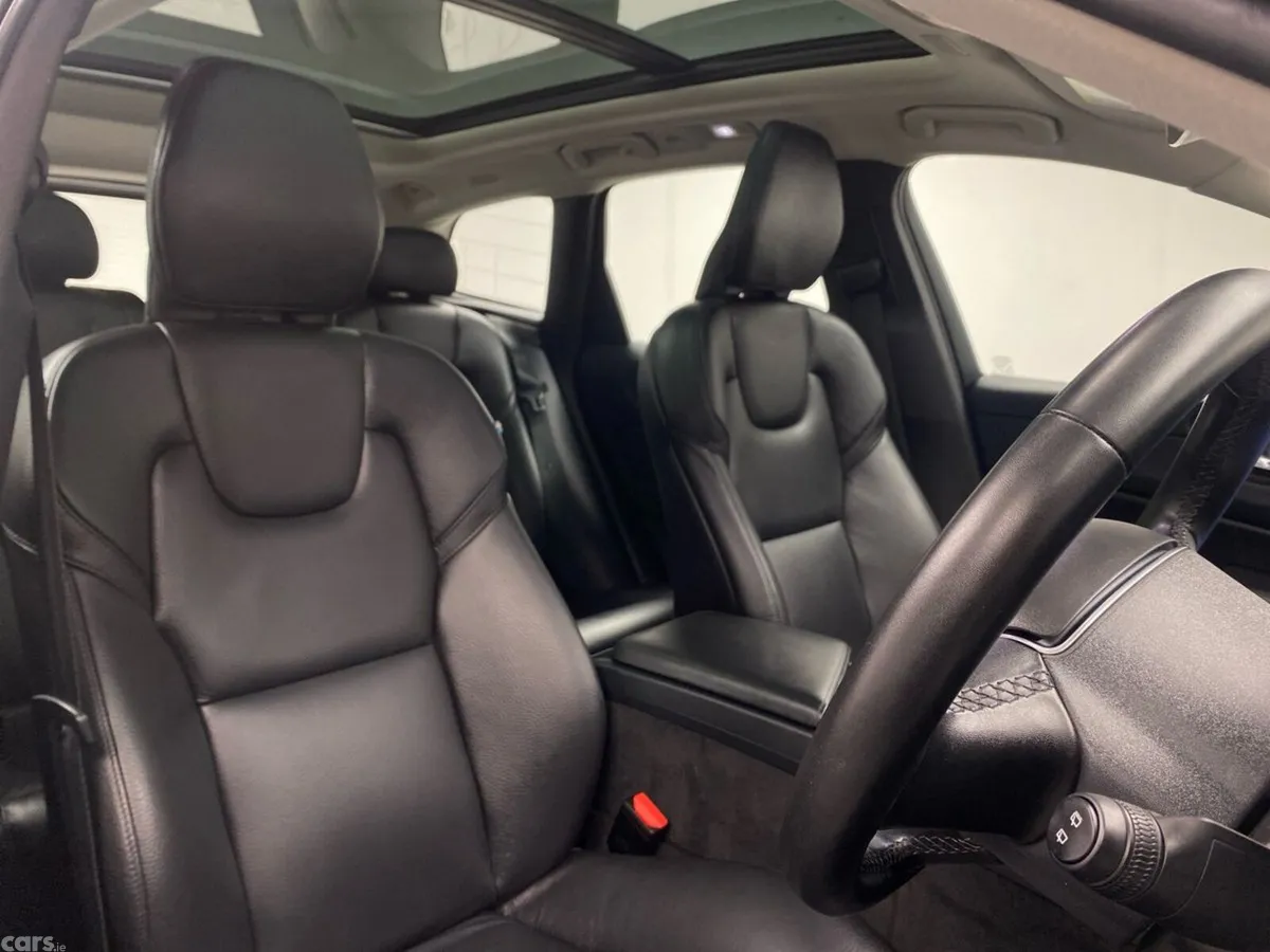 Volvo XC60 SUV, Petrol Plug-in Hybrid, 2023, Grey