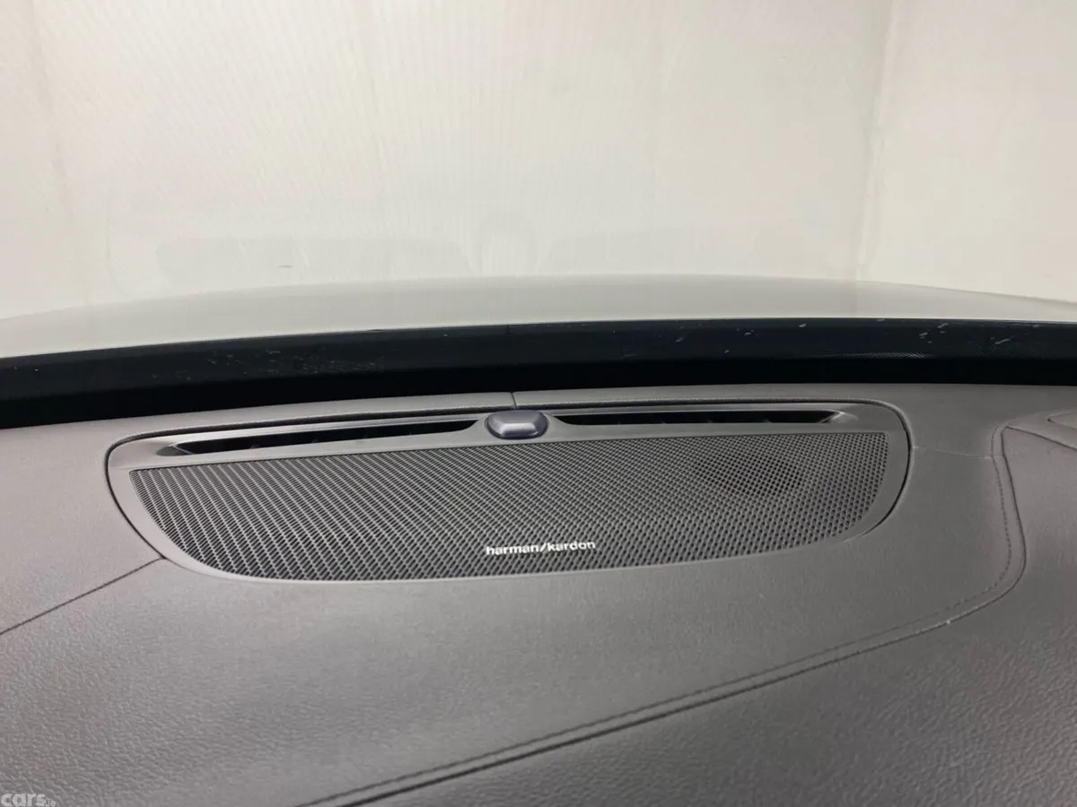 Volvo XC90 SUV, Petrol Plug-in Hybrid, 2024, Black