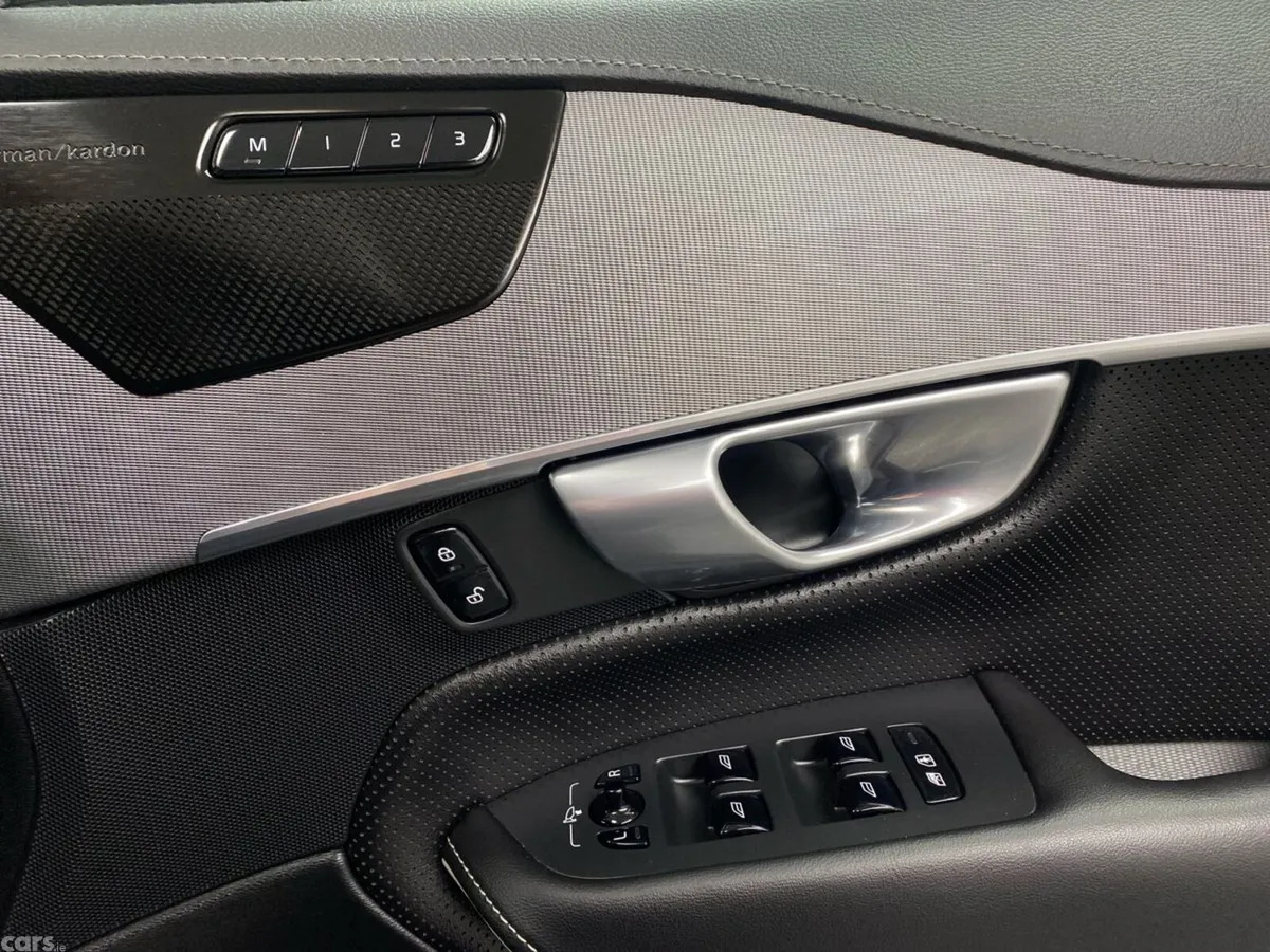 Volvo XC90 SUV, Petrol Plug-in Hybrid, 2024, Black