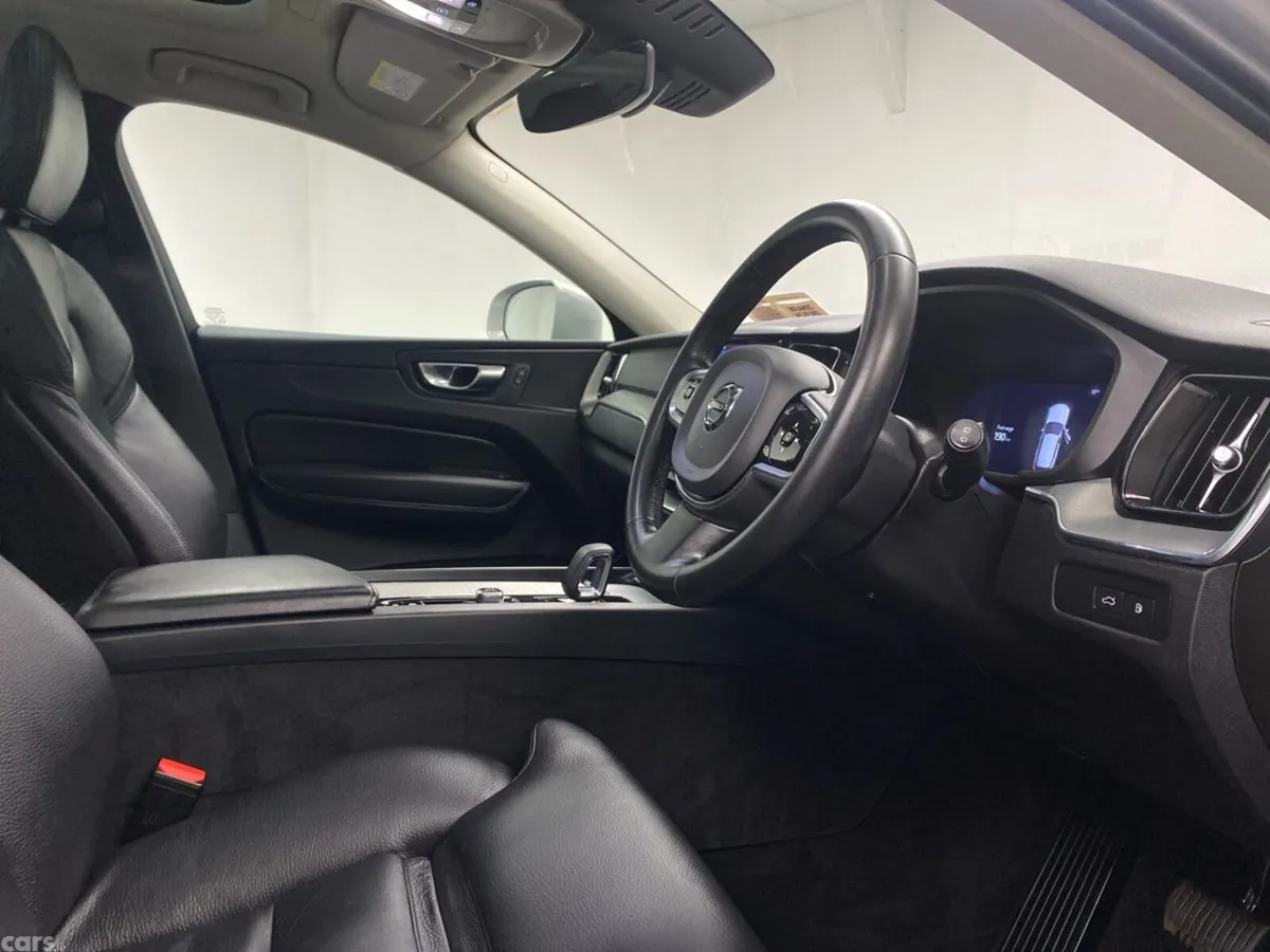 Volvo XC60 SUV, Petrol Plug-in Hybrid, 2023, Grey