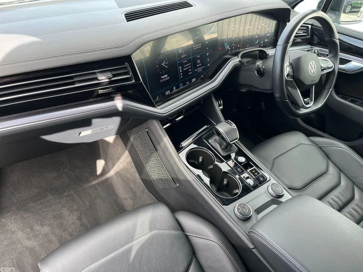 Volkswagen Touareg SUV, Diesel, 2024, White