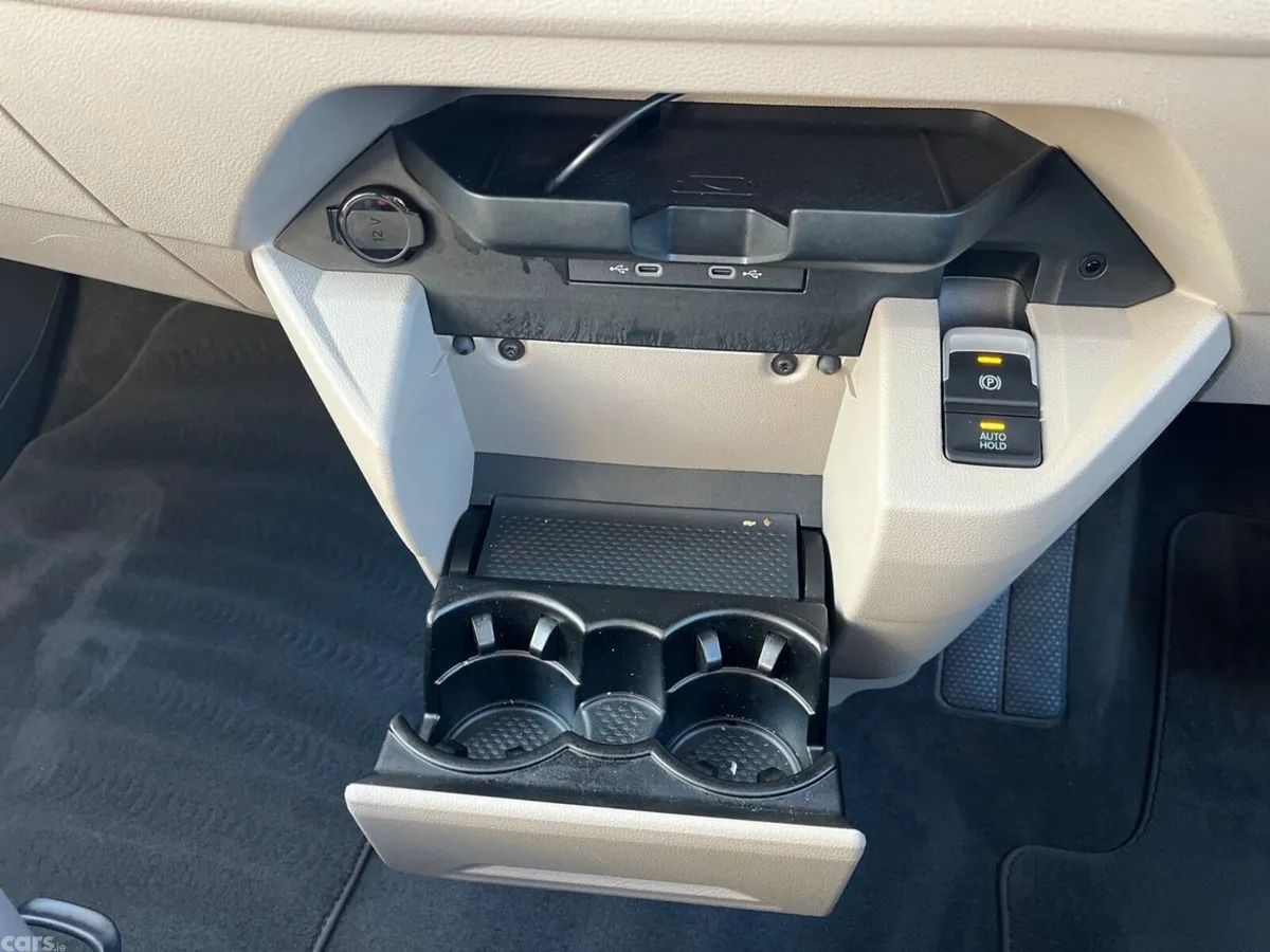 Volkswagen Multivan MPV, Petrol Plug-in Hybrid, 2025, Black