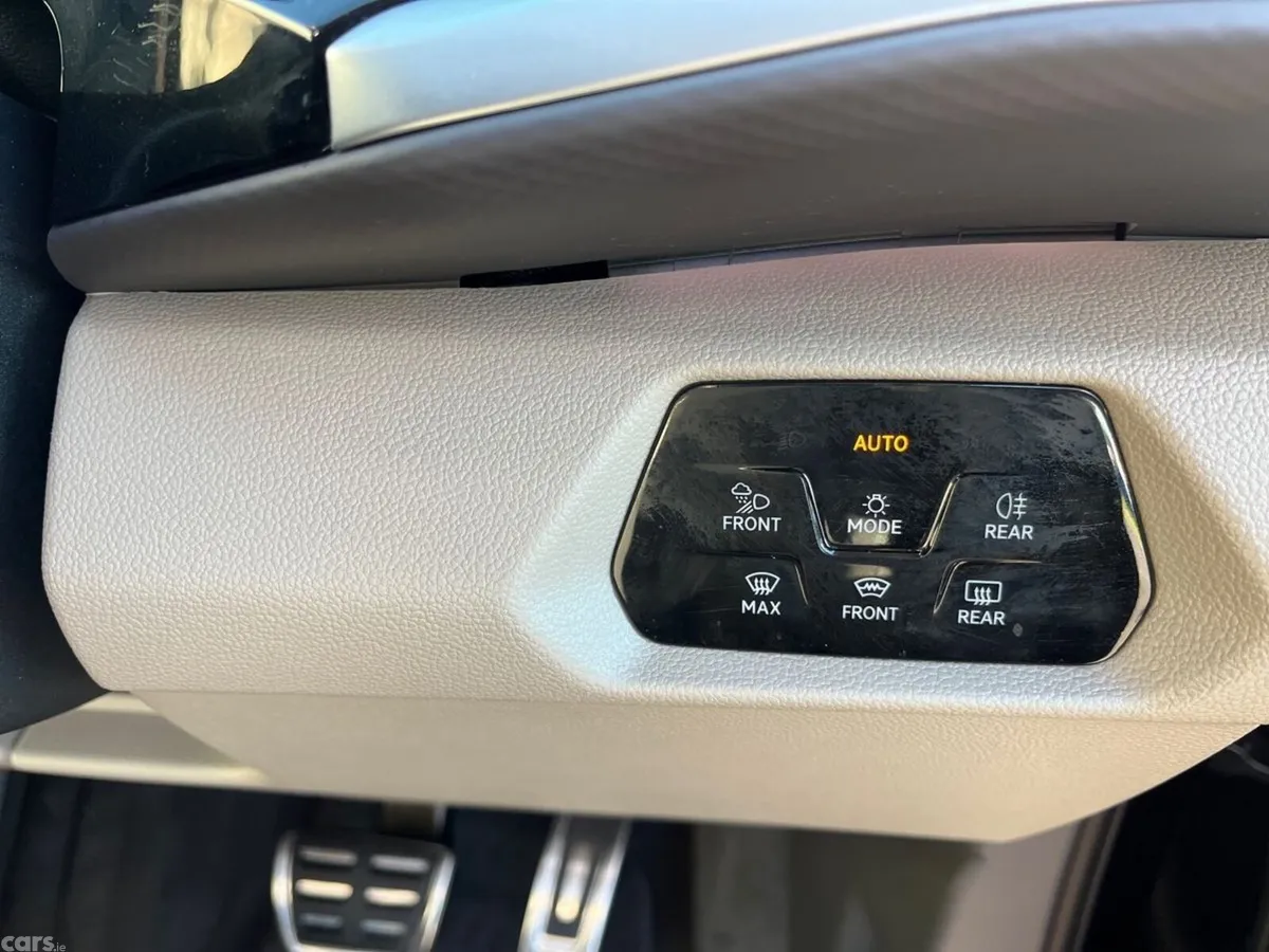 Volkswagen Multivan MPV, Petrol Plug-in Hybrid, 2025, Black