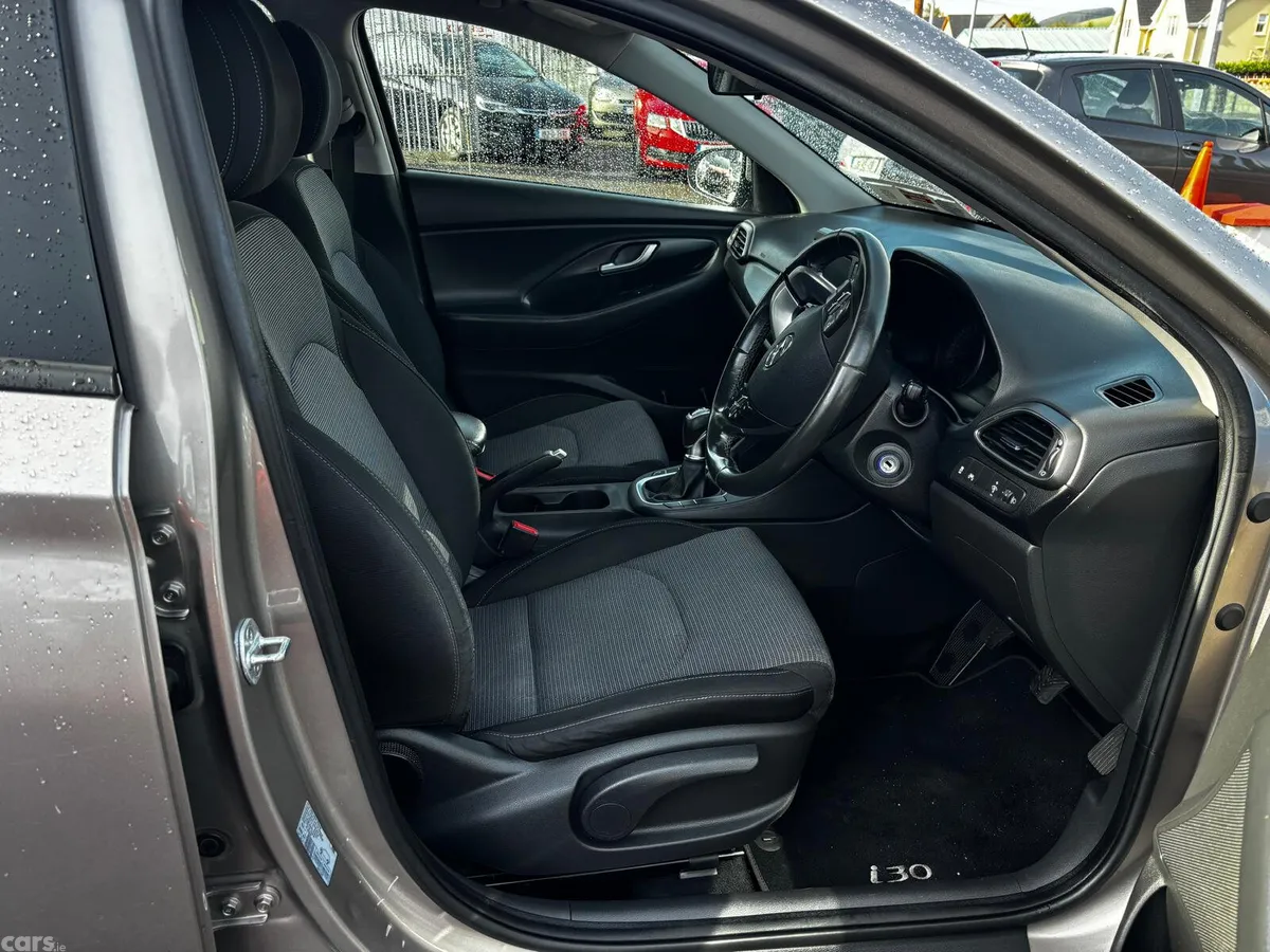 Hyundai i30 Hatchback, Petrol, 2019, White