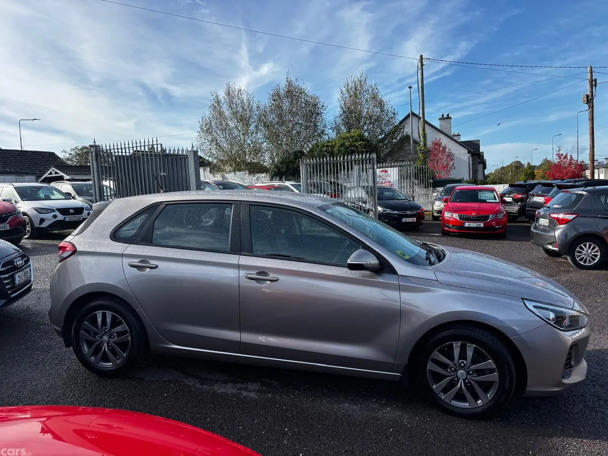 Hyundai i30 Hatchback, Petrol, 2019, White